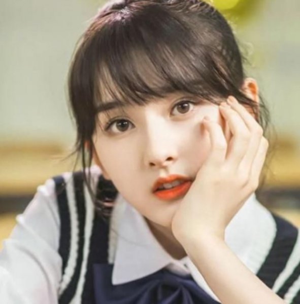 中年还有少女感的女人长相