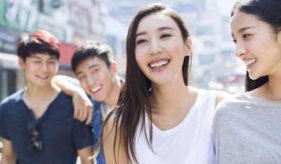 对象喜欢上闺蜜的表现 喜欢对象的闺蜜怎么办