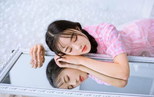 男人惯着女人的表现