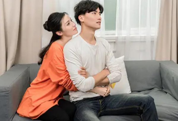 女人撒娇哼哼唧唧的原因