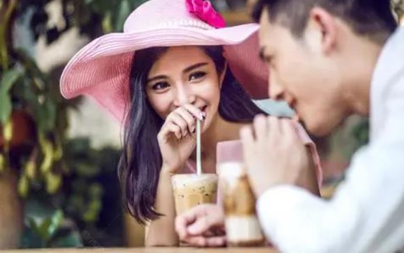 女生刺激男生故意惹他原因