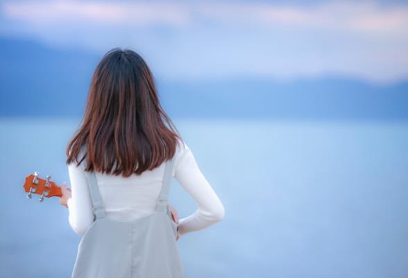 势利的女人是什么表现