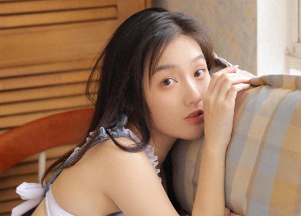 和女孩子聊天的开场白怎么说