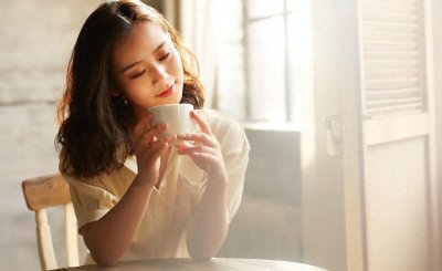 有气质的女人给男人的感觉 气质好的人在人群中很显眼