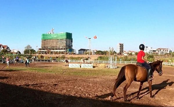 老挝人均收入一个月多少钱