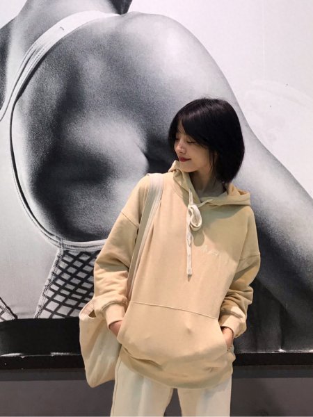 方脸短发发型女图片