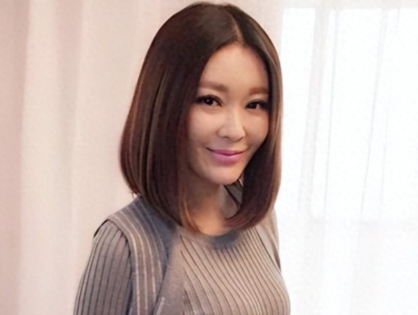 主持人王小骞个人资料简介及家世