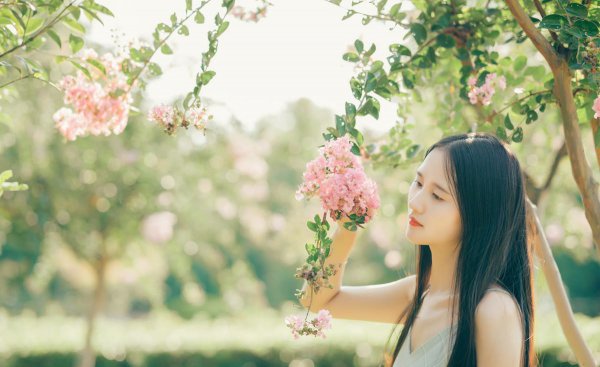 第一次约女生看电影能牵手吗