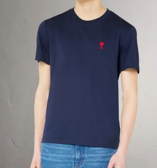 一个A一个爱心是什么牌子衣服