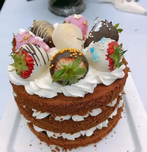 生日蛋糕选慕斯还是奶油哪个更健康