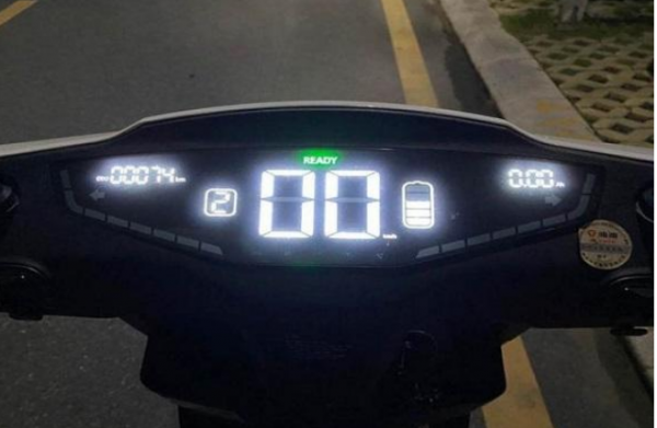 雅迪电动车怎么看剩余电量还能跑多远