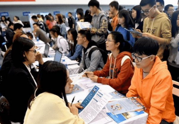 为什么校招给的工资比较高