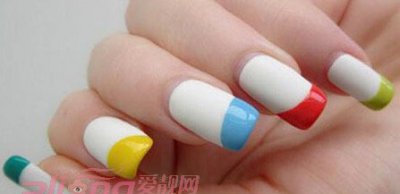 法式美甲图片2024款式 年度最受欢迎美甲精选