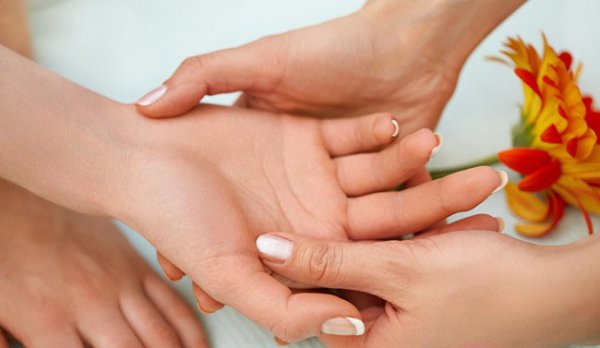 灰指甲的治疗误区及正确治疗方法
