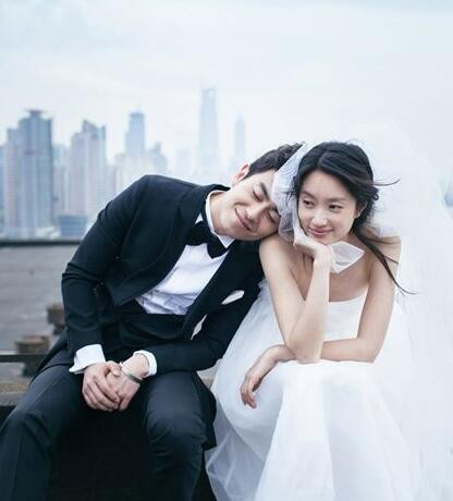 朱亚文沈佳妮婚纱照