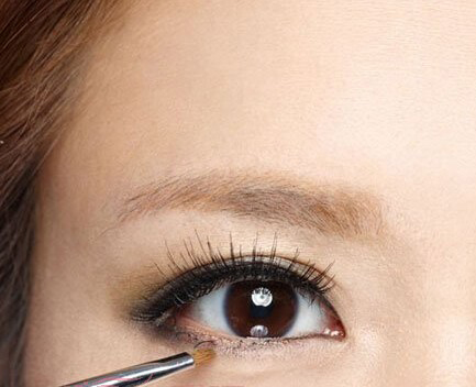 单眼皮女生画出漂亮精致眼线的小技巧