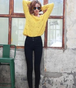 牛仔铅笔裤配什么上衣 巧搭春季薄款毛衣