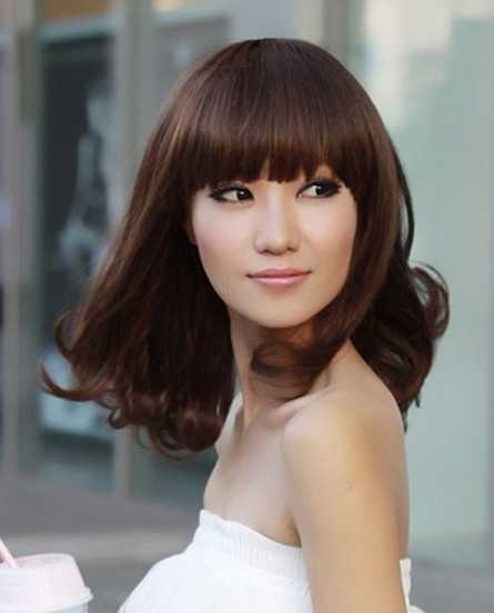 方脸型女生选择发型的四点建议