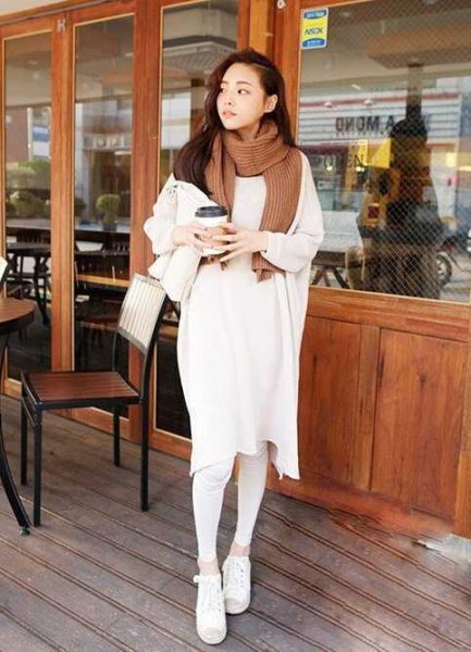 女士时尚围巾搭配为服饰增添魅力