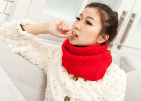 冬季毛线女围巾能让你的造型别具一格