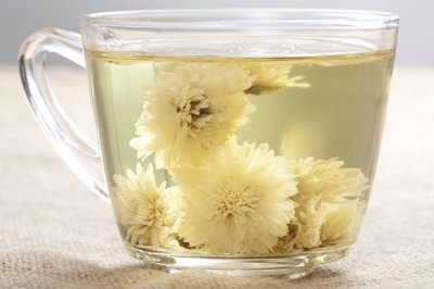 菊花茶的功效与作用有哪些？ 探讨菊花茶的益处及功效