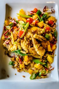 川菜鼻祖重庆辣子鸡的做法 重庆辣子鸡的传统烹饪秘笈