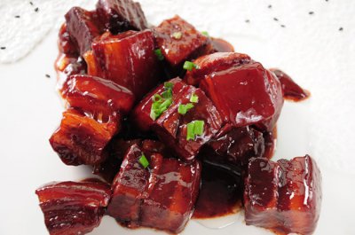 毛氏红烧肉是什么地方的菜 毛氏红烧肉源自哪个地方的独特美食？