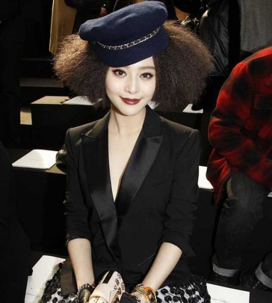 女生韩式时尚玉米烫短发发型