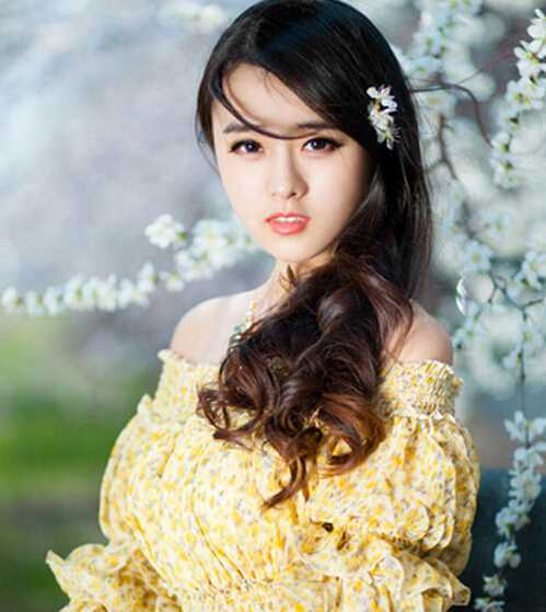 女生气质长发烫发发型P