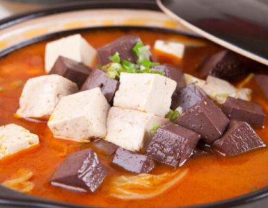 鸭血豆腐汤怎么做好吃 鸭血豆腐汤的做法