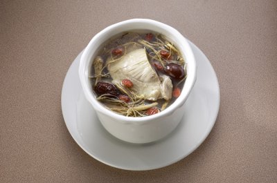 清热解暑：冬瓜海带排骨汤做法 清爽解热：冬瓜海带排骨汤的简便制作
