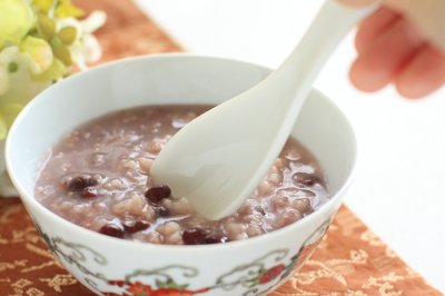 赤小豆薏米汤的功效不可忽略 不可忽视的红小豆薏米汤益处