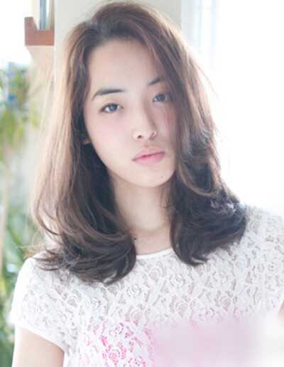 长脸女生适合的发型图片2023