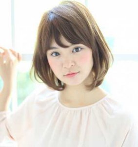 圆脸女生发型设计 短发梨花头打造精致小脸