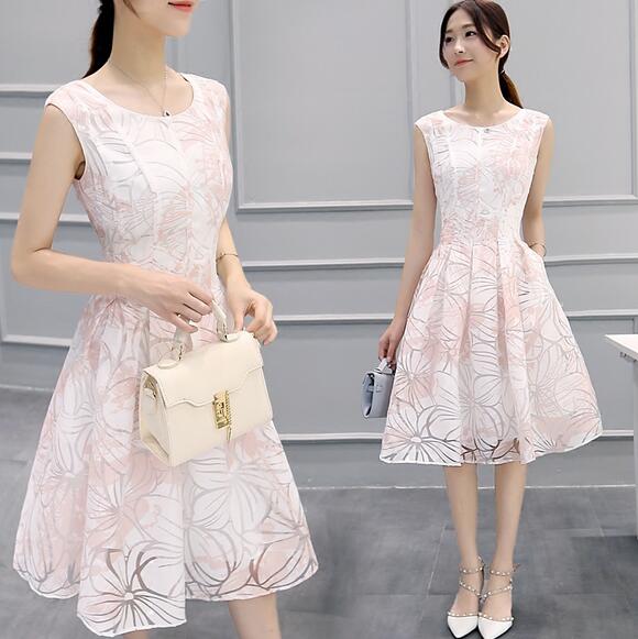 夏季职场女性怎么穿搭？