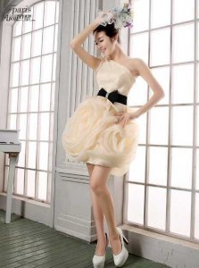 出席宴会服装搭配 小礼服是必备