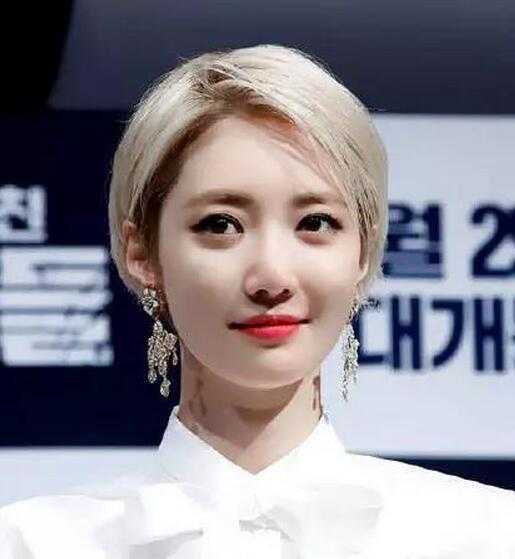 韩国女明星高俊熙短发发型图片欣赏