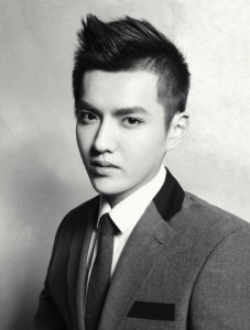 吴亦凡李易峰井柏然 小鲜肉男星飞机头发型PK谁最帅？