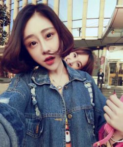 短发美女生活照 诠释独特的短发美