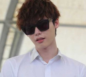 李钟硕发型图片 男神造型哪款是你的菜？