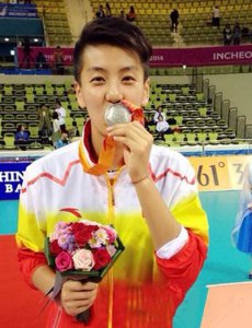 “高富帅”张晓雅最帅气迷人短发 迷人短发展现张晓雅的高富帅魅力