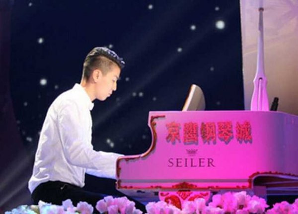 “高富帅”张晓雅最帅气迷人短发