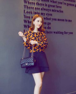 女士短发时尚烫发发型图片 时尚女士短发烫发造型展示