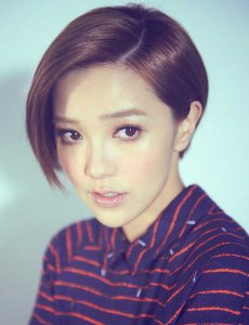 女生帅气短发发型再掀热潮 女生时尚短发引领潮流