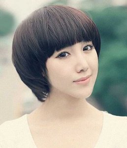 “小盖头”很是风靡 小女孩锅盖头发型