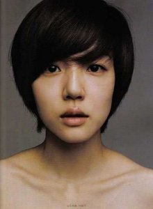 日系女生短发 演绎青春活力范