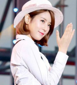 最新女生短发 甜美发型让清爽过夏季