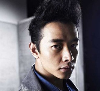 魅力型男飞机头短发发型图片 迷人风采：短发型男飞机头造型