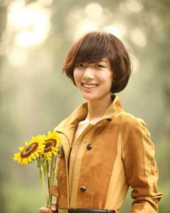 王珞丹清新气质短发发型设计图片 清新短发设计展现王珞丹别致气质