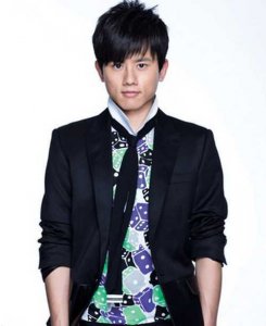 看张杰示范的五款潮帅短发发型 学习张杰演示的五款时尚短发造型